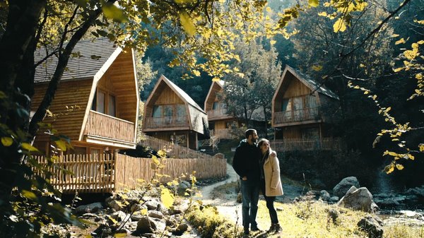 Les cabanes et hébergements insolites en Ardèche : une escapade nature et romantique